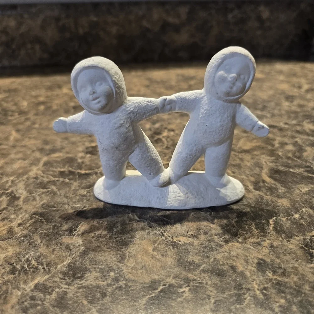 Dept 56 Snowbabies Style Bisque‎ Figurine • Two Kids Ice Skating • White Matte •